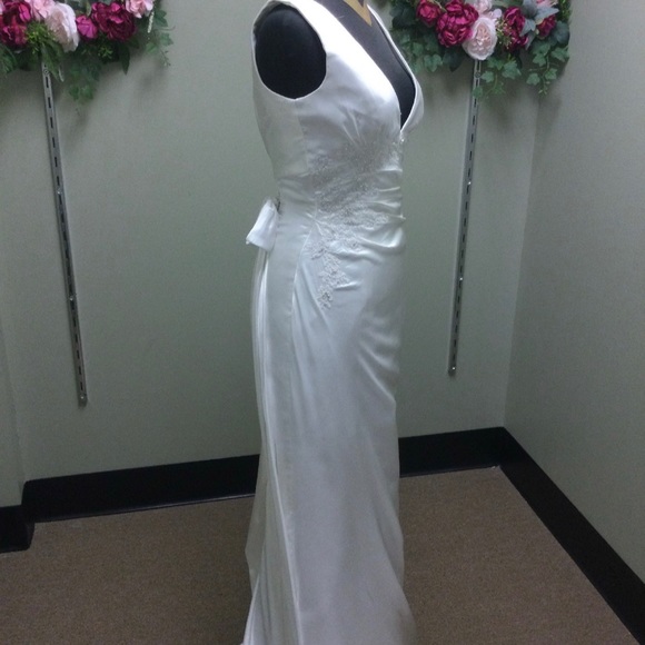 Memories by Maggie Sottero - Store Sample - Size 6, Street Size 4 On Sale - Picture 3 of 4